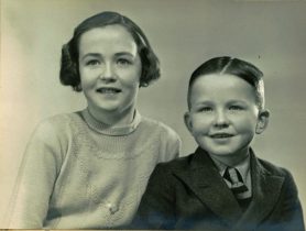 Mum and Des, portrait young